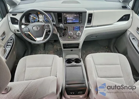 2019 Toyota Sienna Le z USA, uszkodzony, nr VIN 5TDKZ3DC4KS969384